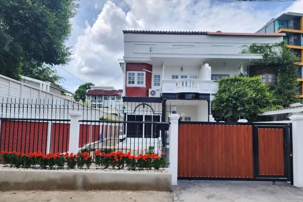Вилла Boxsoon Nimman 2 # 4Beds 3Baths Чиангмай Экстерьер фото